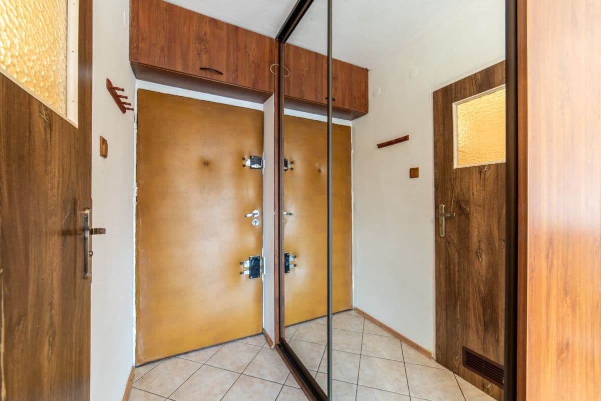 Słoneczna kawalerka w strzeżonym budynku z balkonem – 12