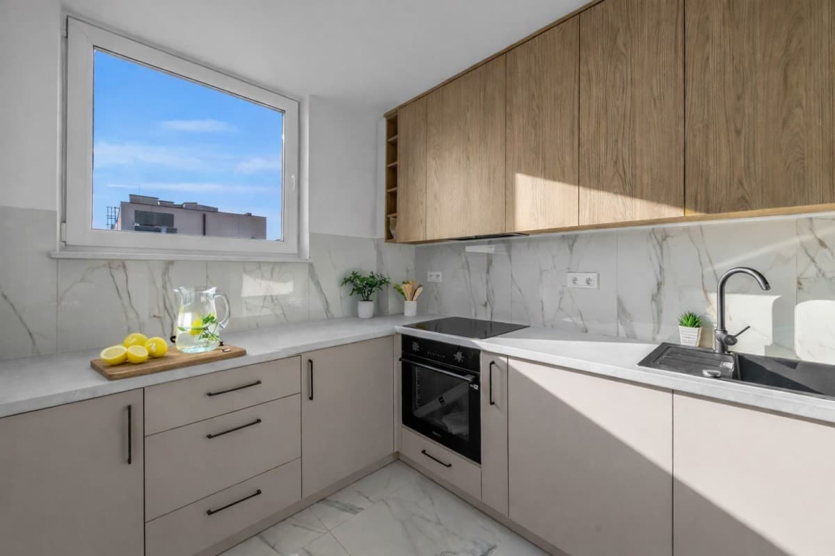 Przestronne, po generalnym remoncie mieszkanie 4-pokojowe w Bielanach – 9