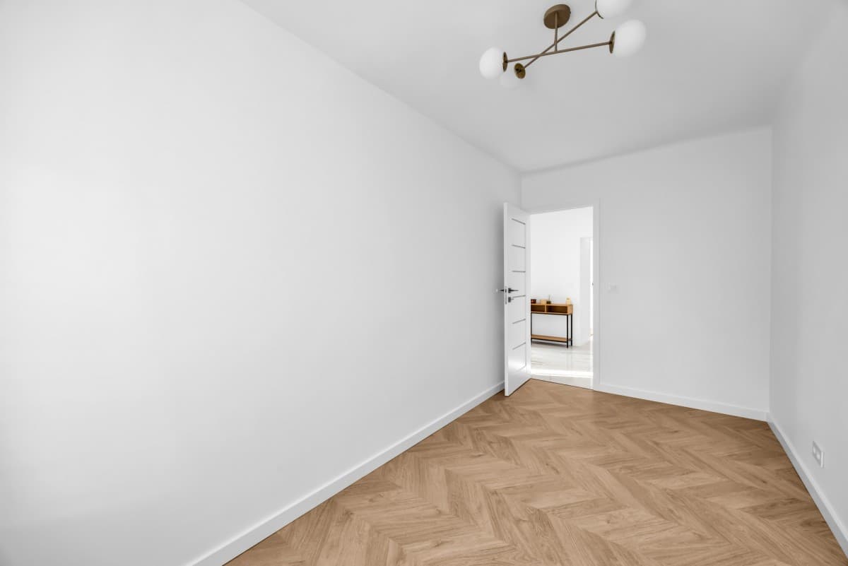 Przestronne, po generalnym remoncie mieszkanie 4-pokojowe w Bielanach – 10