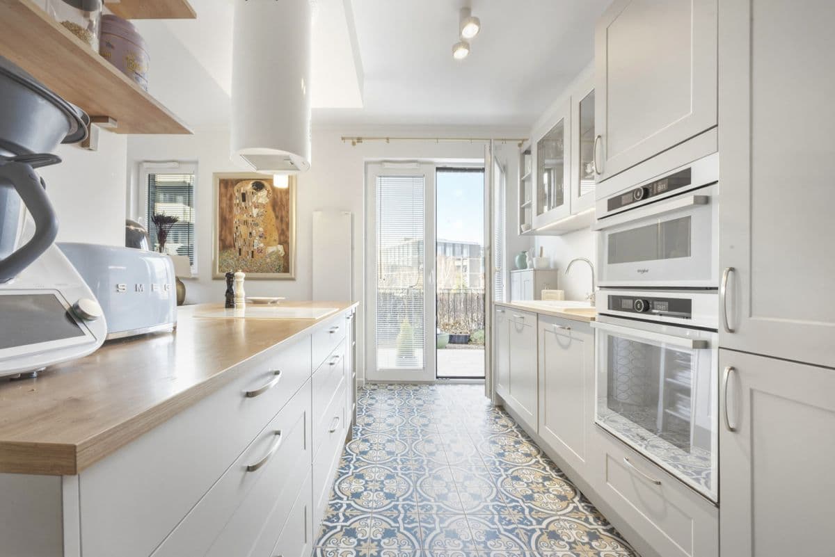 Nowoczesny apartament z prywatnym ogródkiem w Wilanowie – 1