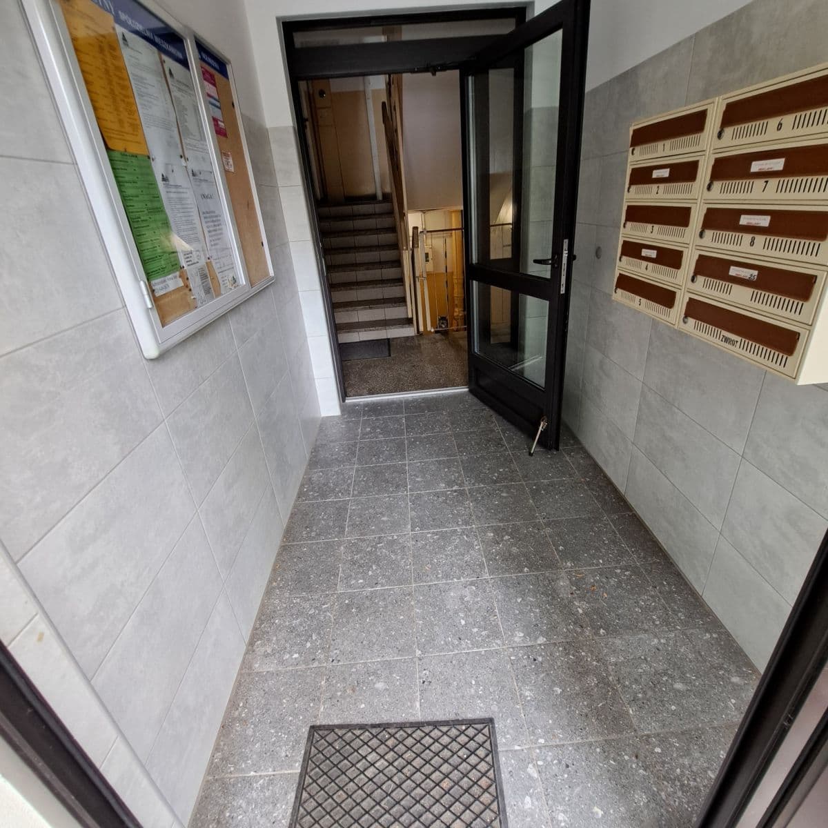 Wyremontowane mieszkanie na parterze blisko metra Natolin – 9