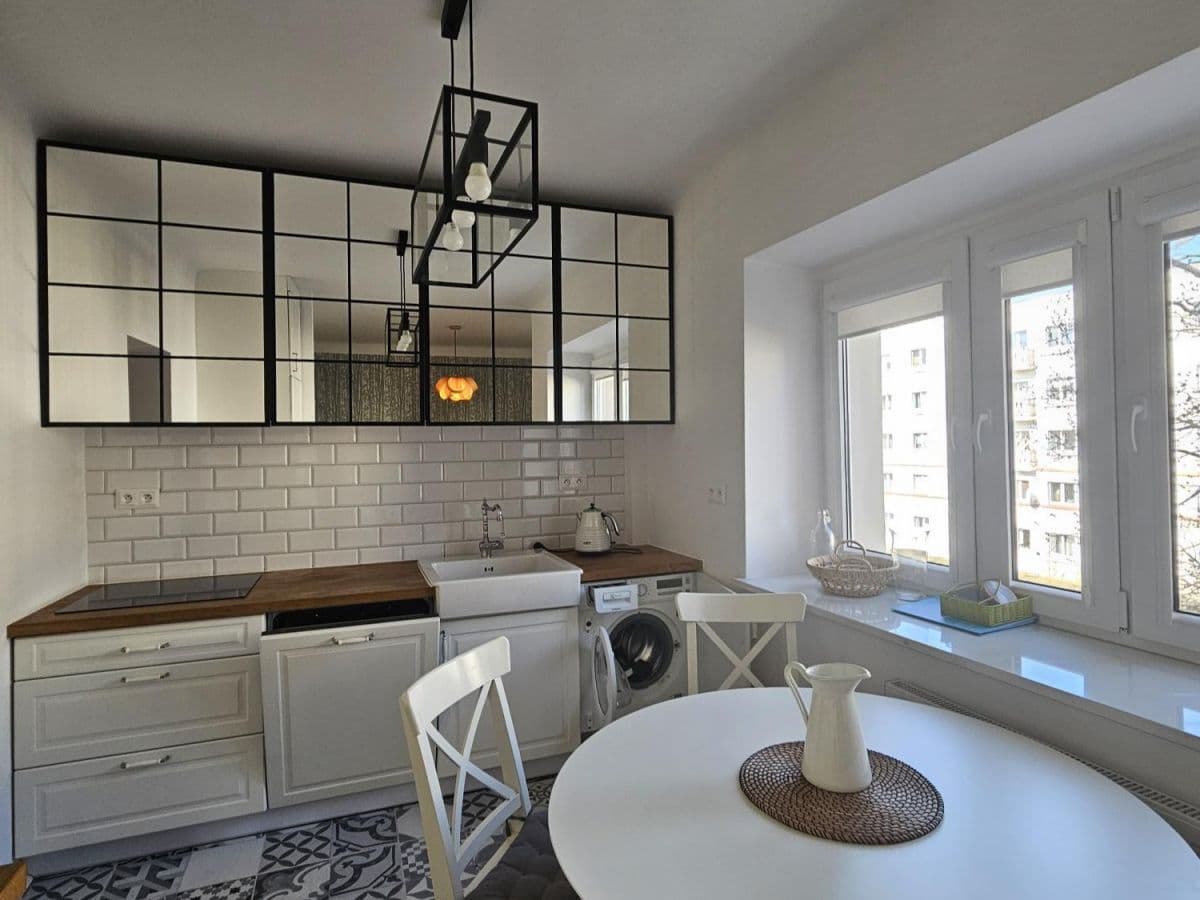 Urokliwe mieszkanie 2-pokojowe w centrum Warszawy – 1