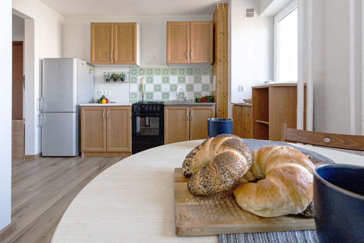 Przestronne narożne mieszkanie blisko metra i parku – 3