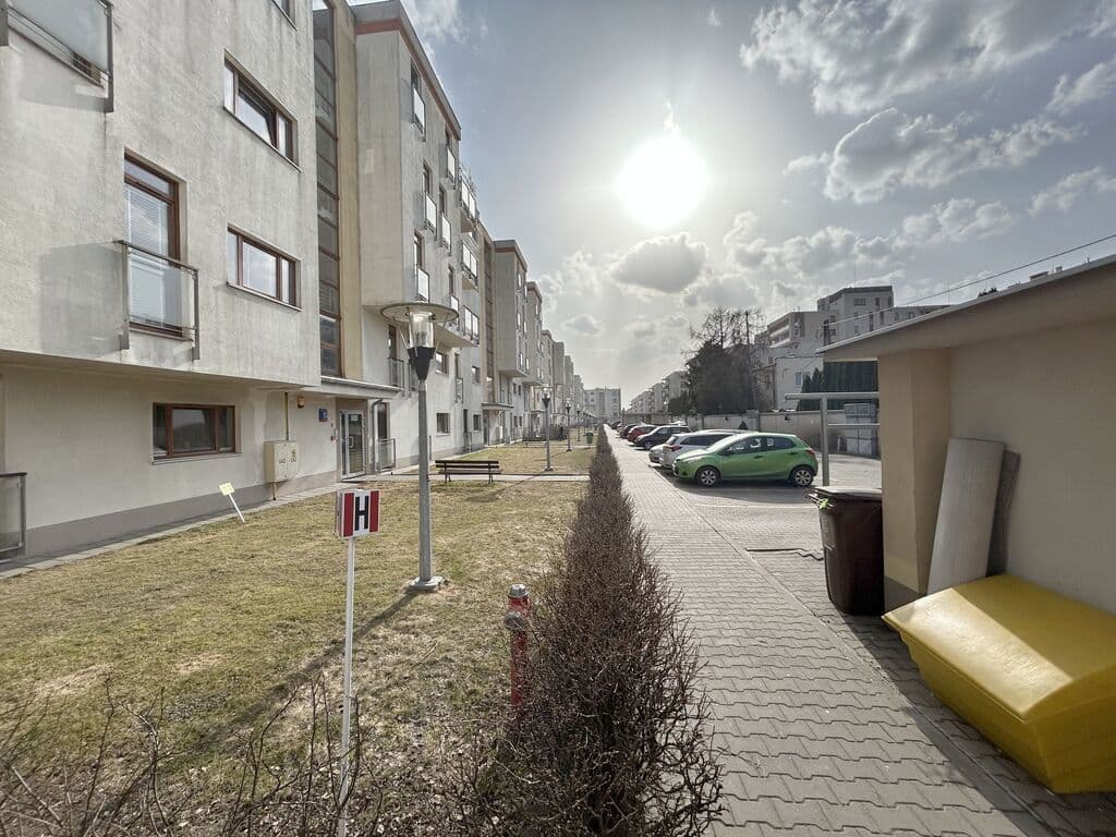 Przestronne mieszkanie 3-pokojowe z dużym balkonem – 17