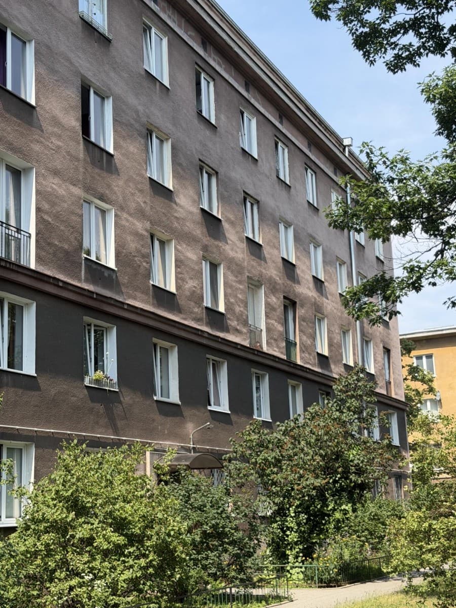 Dwupokojowe mieszkanie w zielonym podwórzu – 11
