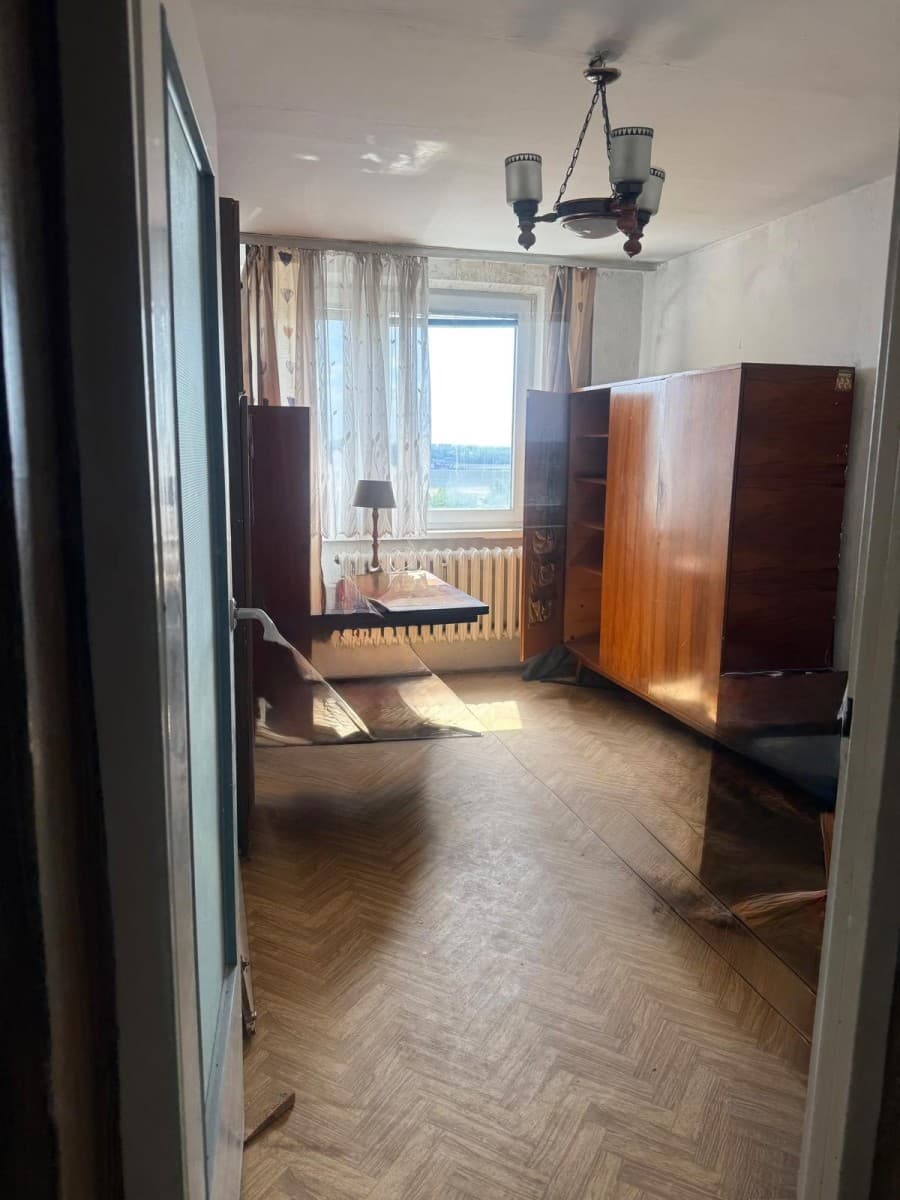 Mieszkanie do generalnego remontu z balkonem na Bielanach – 3