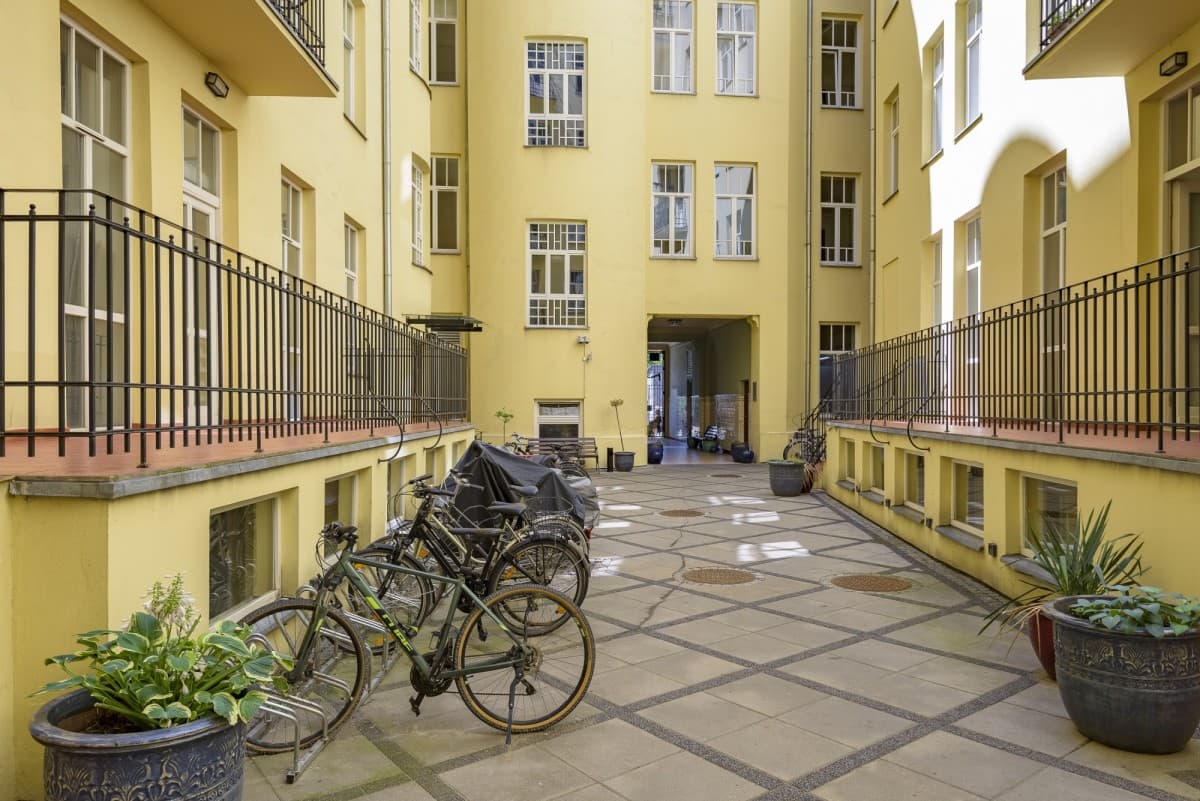 Urokliwe 2-pokojowe mieszkanie w odrestaurowanej kamienicy – 20