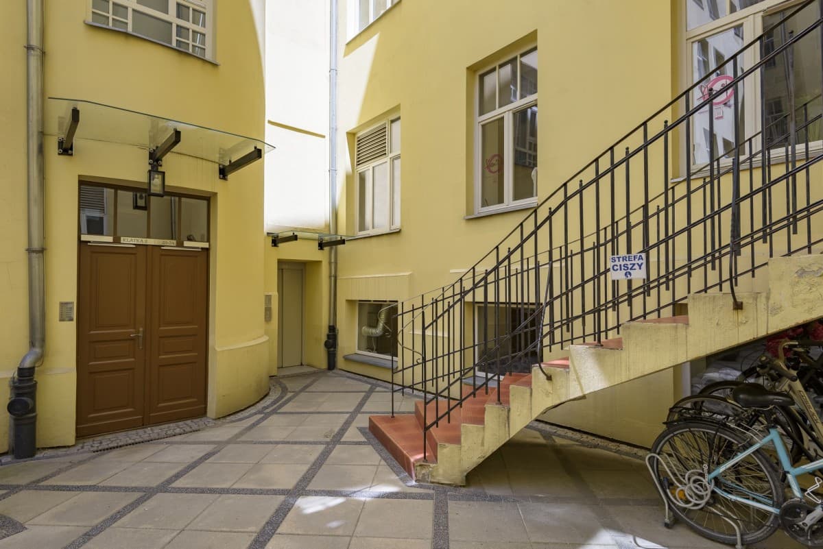 Urokliwe 2-pokojowe mieszkanie w odrestaurowanej kamienicy – 21