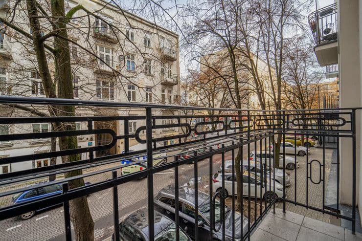Odrestaurowane mieszkanie na wysokim piętrze przy Bibliotece Uniwersyteckiej – 11