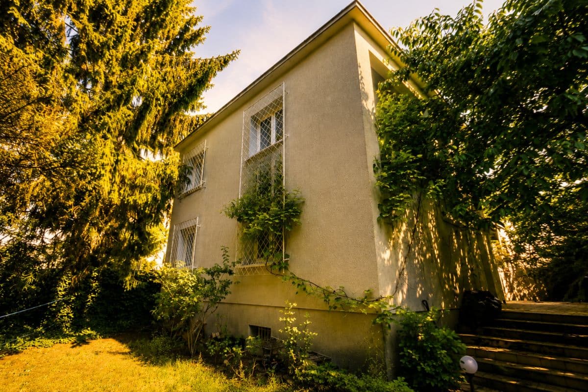 Urokliwy dom z lat 60. z ogrodem w Mokotowie – 1