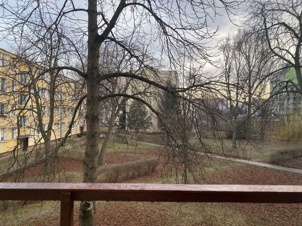 Świeżo po remoncie mieszkanie z dużym balkonem – 12