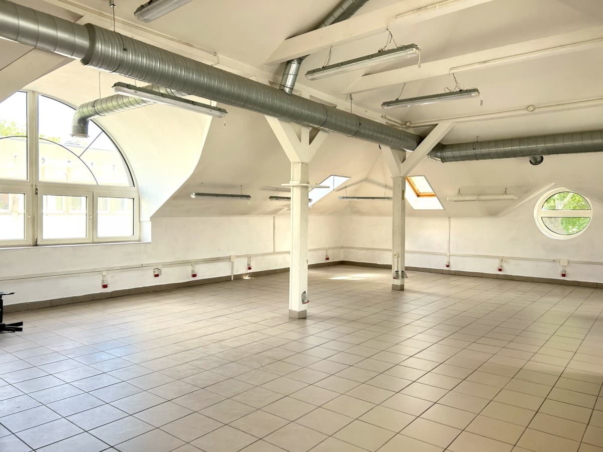 Przestronny loftowy budynek w pobliżu metra – 2
