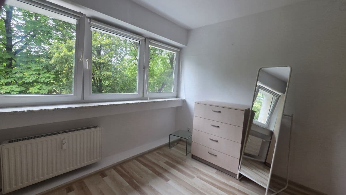 Świeżo wyremontowane 3-pokojowe mieszkanie z balkonem – 3