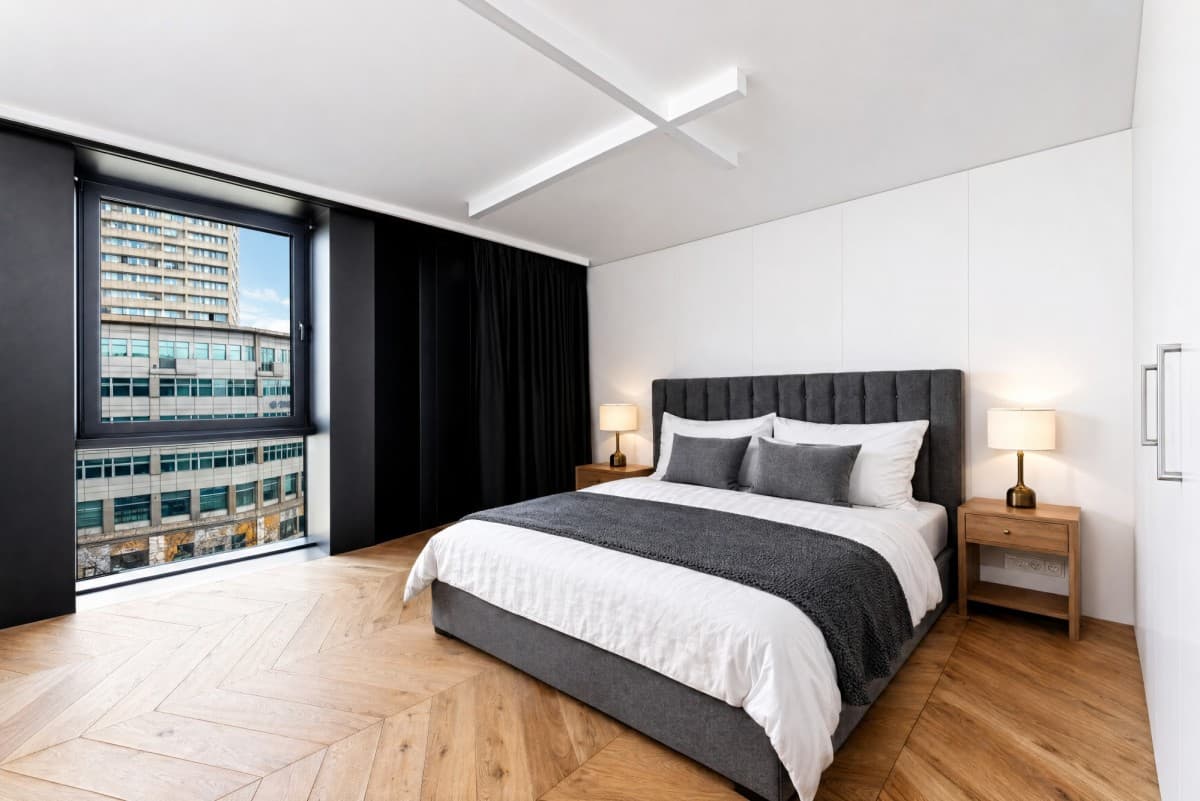 Zjawiskowy loft w tętniącej życiem Pradze Północ – 17