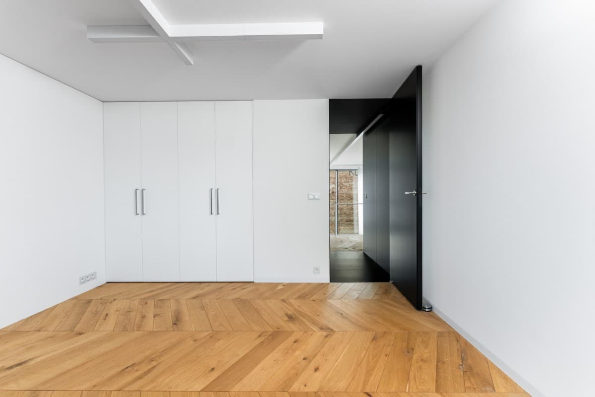 Zjawiskowy loft w tętniącej życiem Pradze Północ – 20