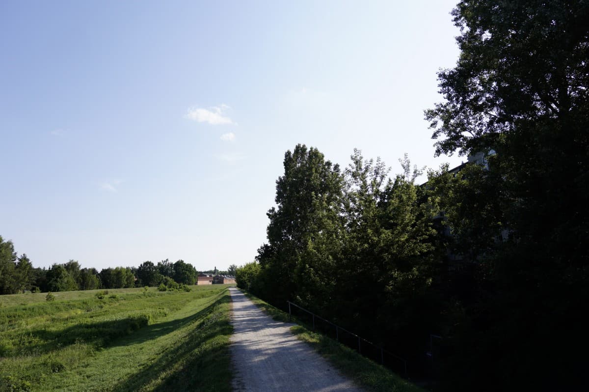 Przestronna kawalerka z dużym tarasem i widokiem na park – 4