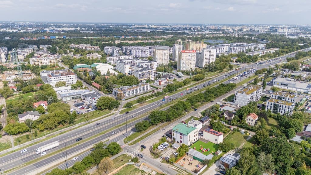 Działka inwestycyjna z warunkami zabudowy pod usługi – 6