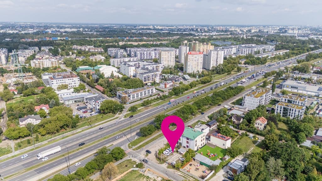Działka inwestycyjna z warunkami zabudowy pod usługi – 11
