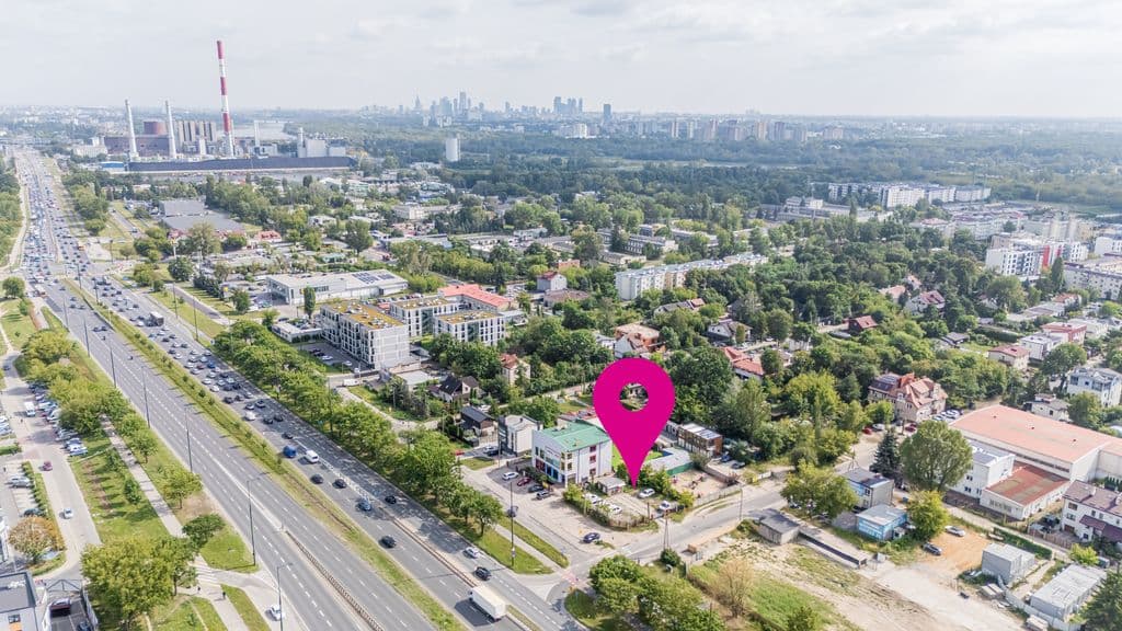 Działka inwestycyjna z warunkami zabudowy pod usługi – 14