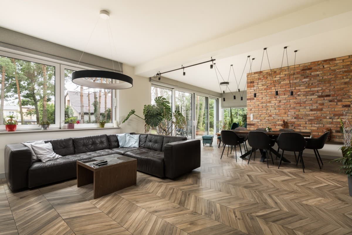 Luksusowa rezydencja z niezależnym apartamentem gościnnym – 1