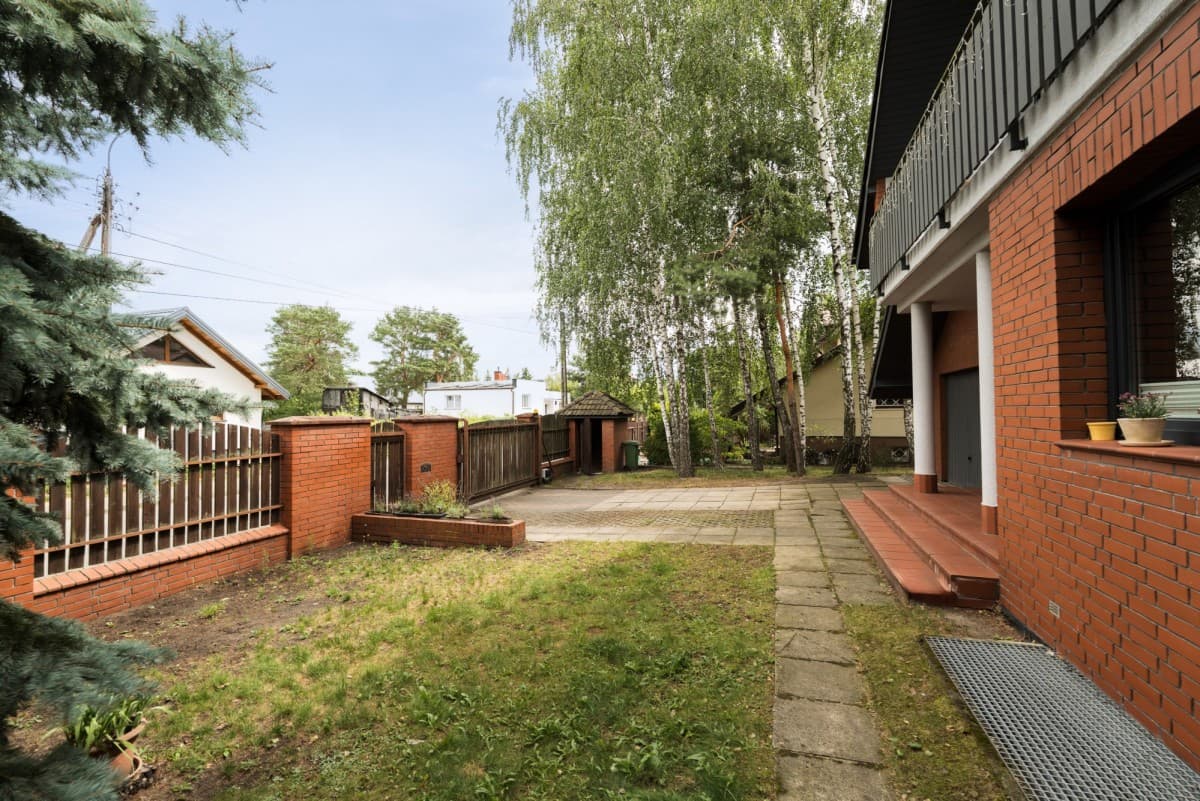 Luksusowa rezydencja z niezależnym apartamentem gościnnym – 34