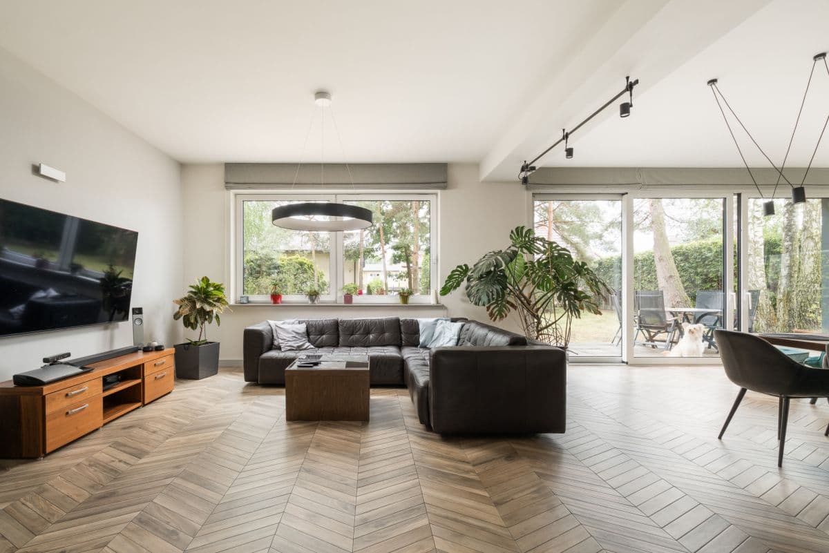 Luksusowa rezydencja z niezależnym apartamentem gościnnym – 21