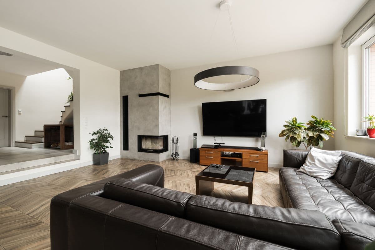 Luksusowa rezydencja z niezależnym apartamentem gościnnym – 23