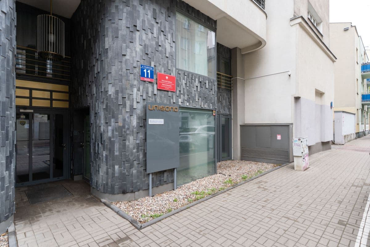 Lokal użytkowy parterowy z dostępem do ogródka – 14